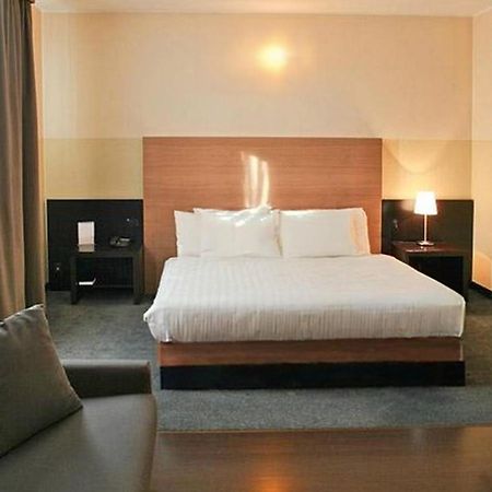 B&B Hotel Milano Cologno Studios Cologno Monzese Bagian luar foto