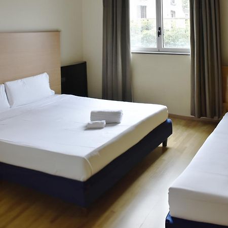 B&B Hotel Milano Cologno Studios Cologno Monzese Bagian luar foto
