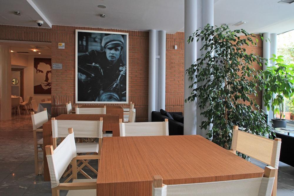 B&B Hotel Milano Cologno Studios Cologno Monzese Bagian luar foto