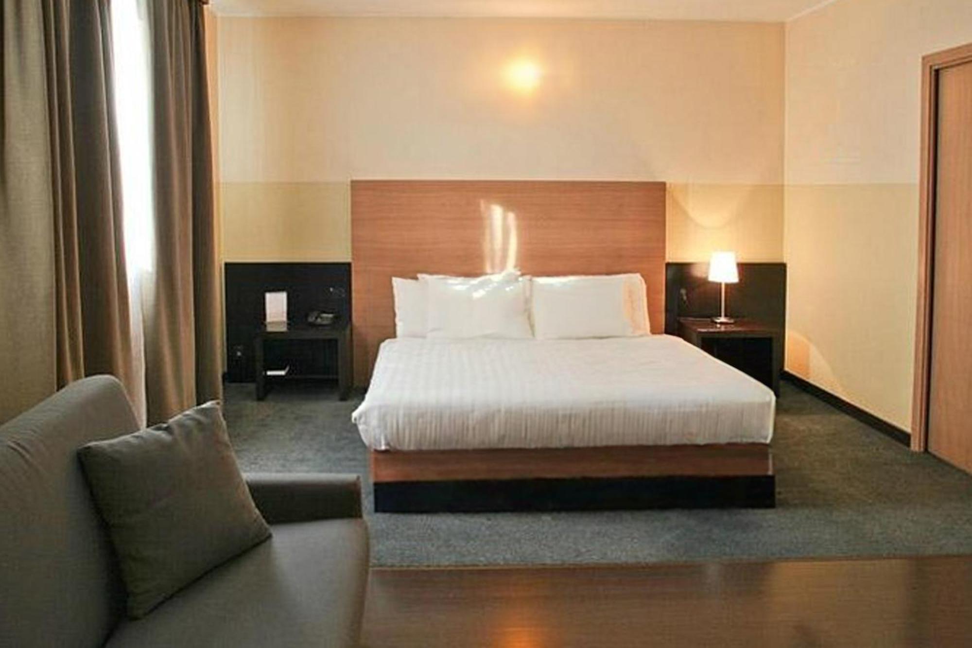 B&B Hotel Milano Cologno Studios Cologno Monzese Bagian luar foto