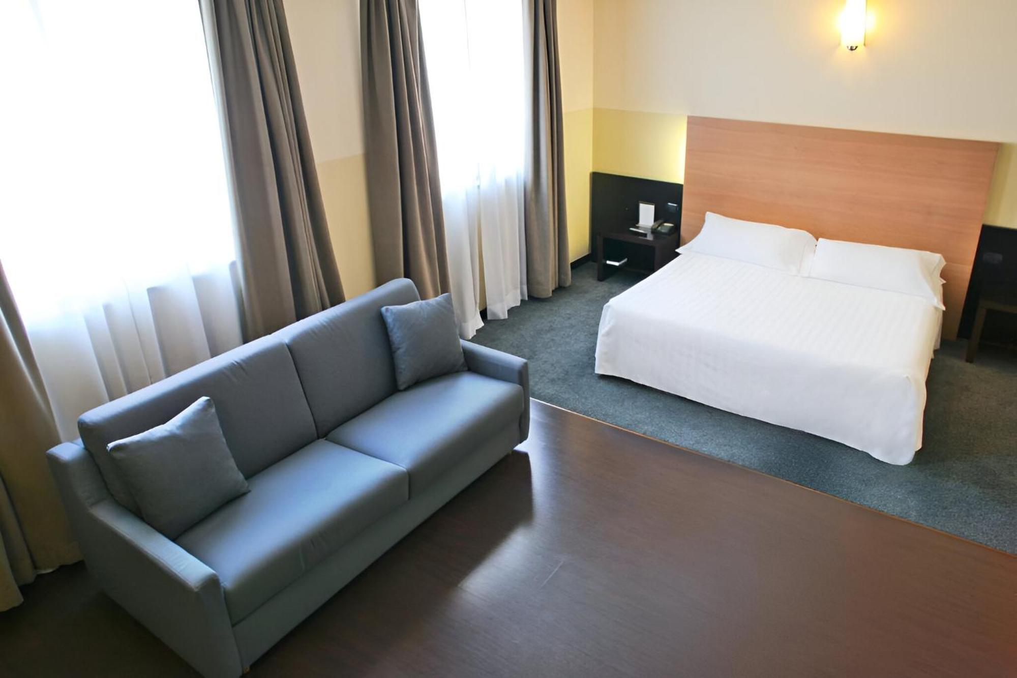 B&B Hotel Milano Cologno Studios Cologno Monzese Bagian luar foto
