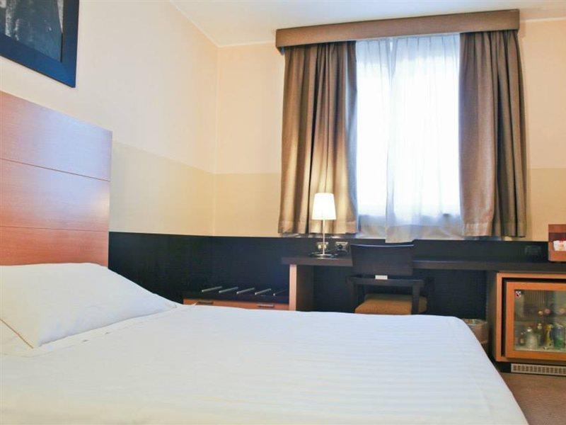 B&B Hotel Milano Cologno Studios Cologno Monzese Bagian luar foto
