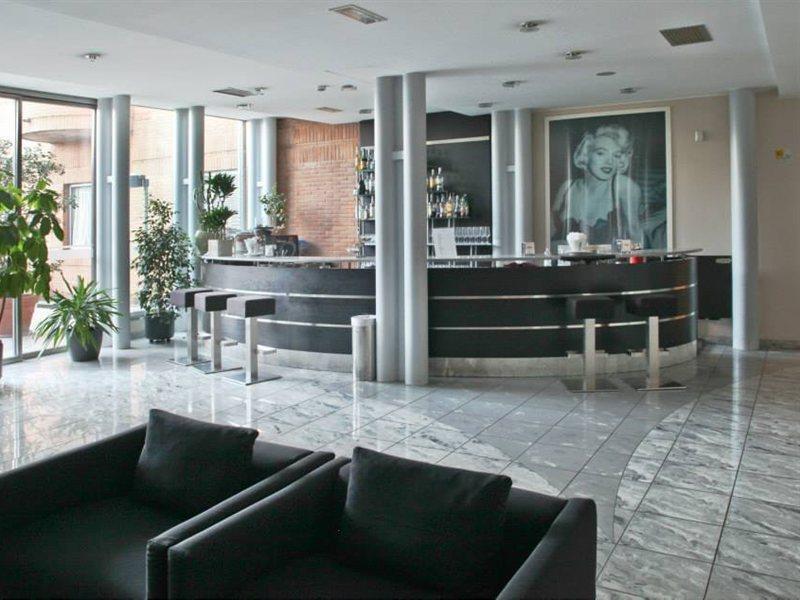 B&B Hotel Milano Cologno Studios Cologno Monzese Bagian luar foto