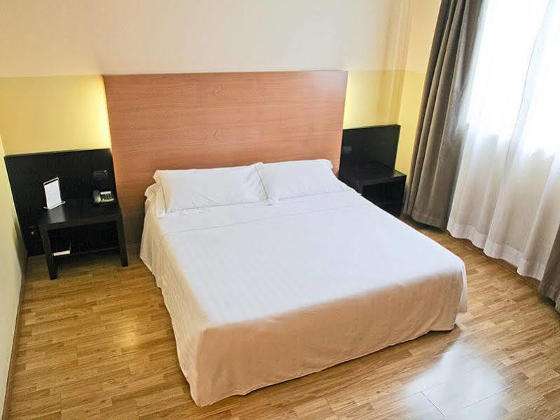 B&B Hotel Milano Cologno Studios Cologno Monzese Bagian luar foto