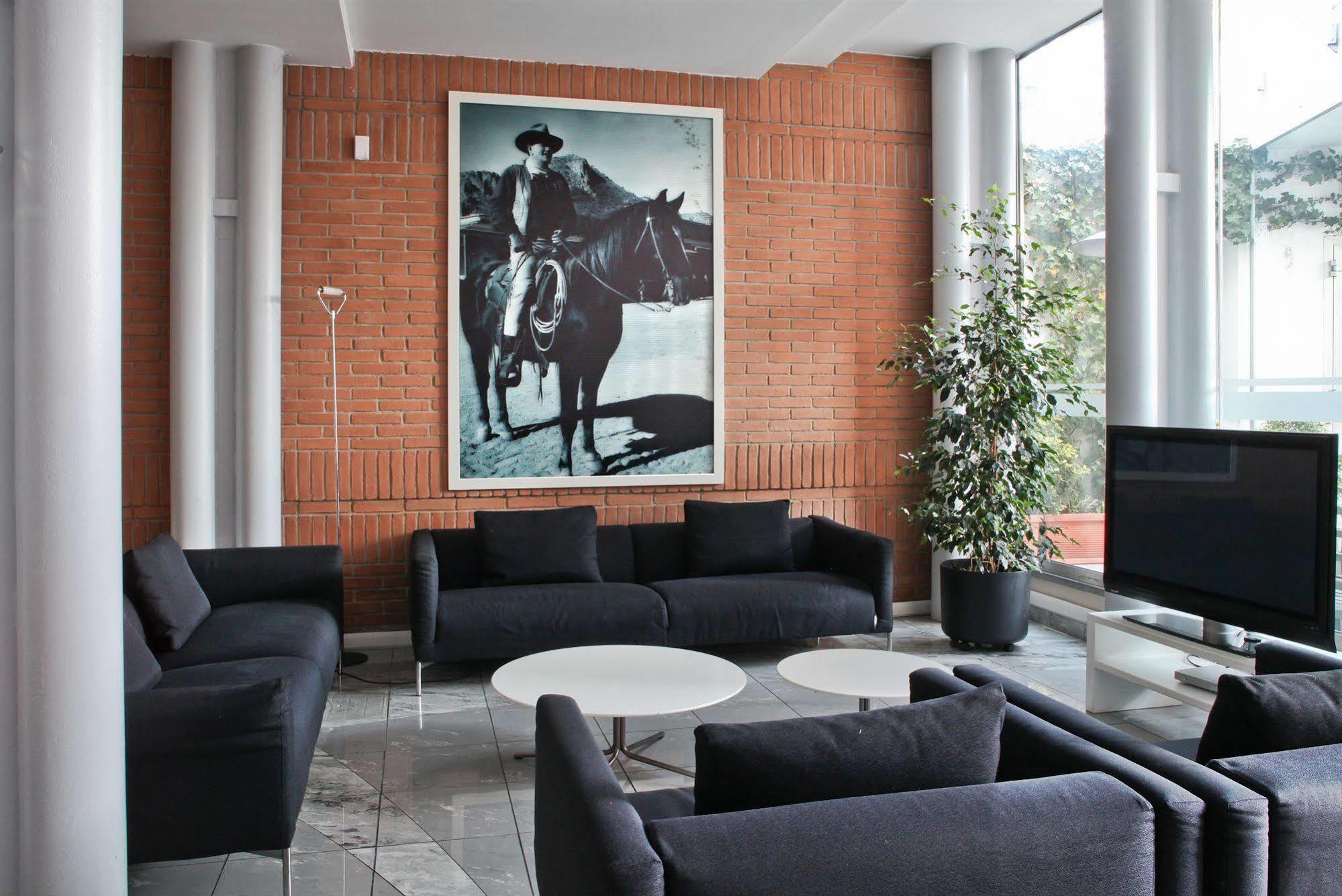 B&B Hotel Milano Cologno Studios Cologno Monzese Bagian luar foto