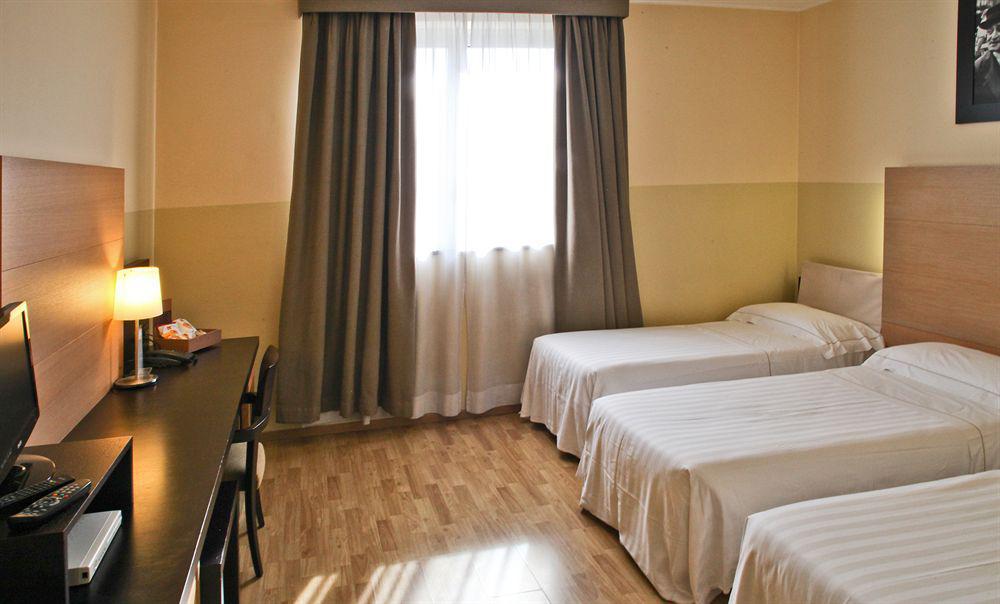 B&B Hotel Milano Cologno Studios Cologno Monzese Bagian luar foto